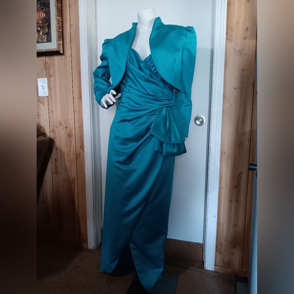 Victor Costa Elegant Strapless Teal Evening Gown with Jacket Size 5